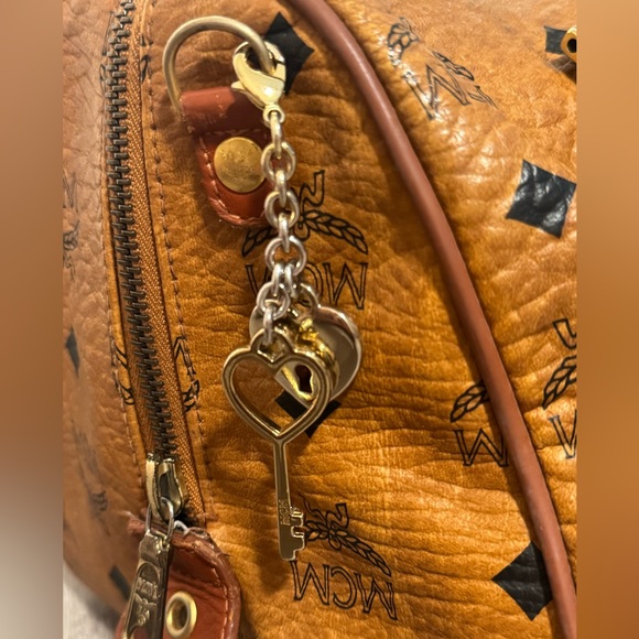 MCM lock & key keychain/bag charm - Picture 3 of 6